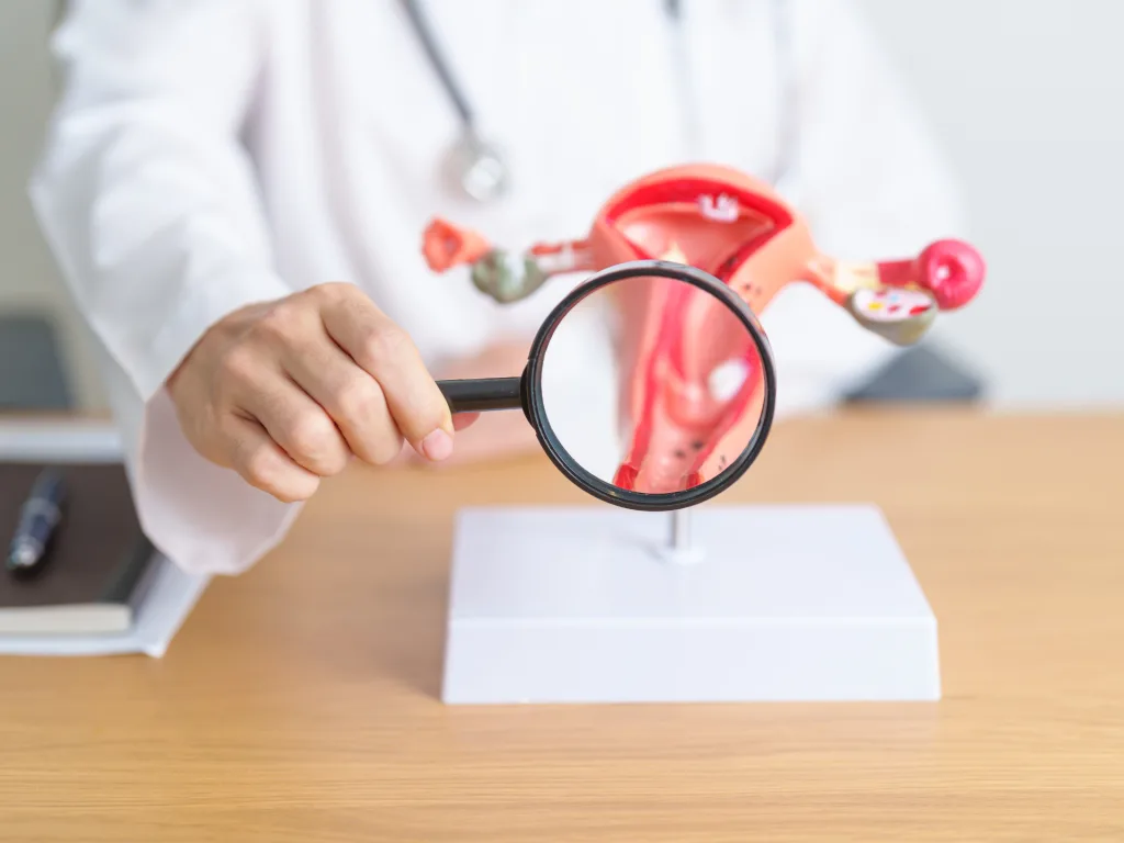 สาเหตุของอาการปวดท้องประจำเดือน